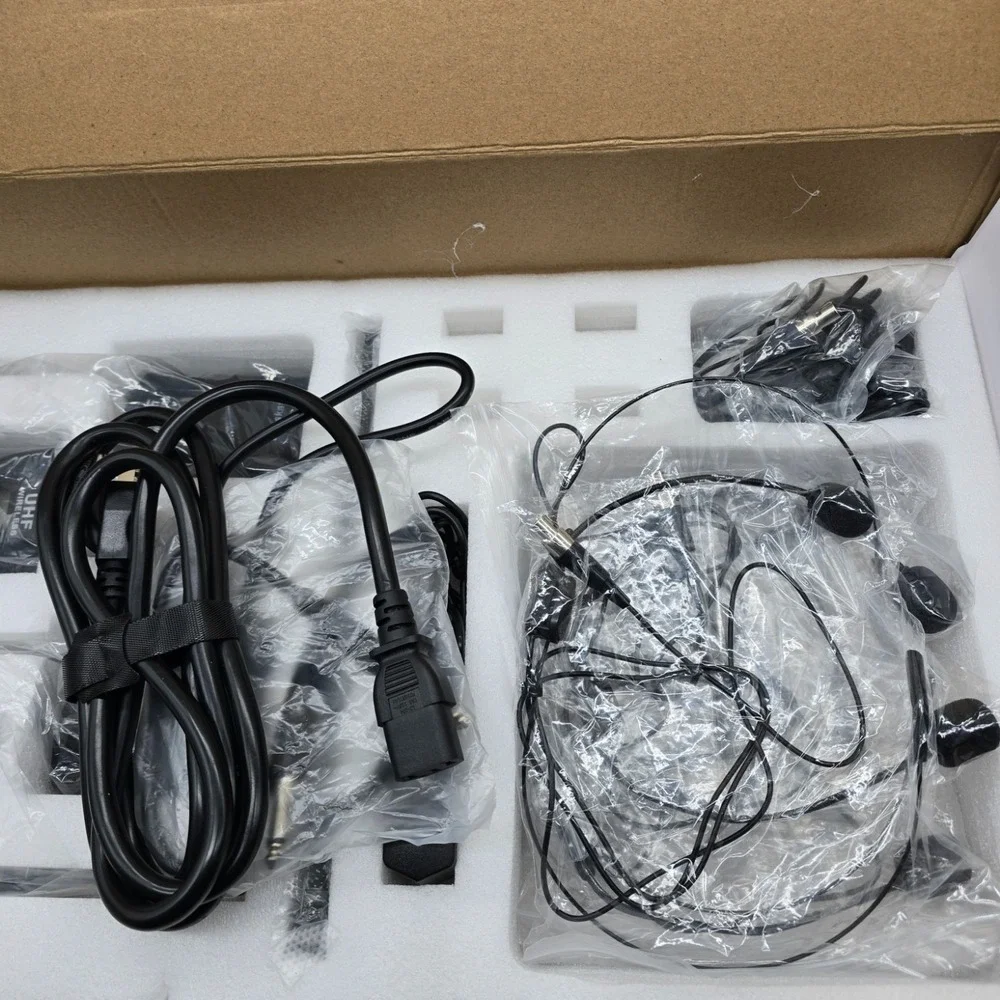 Boeska Wireless Microphone System 4‎ Channel UHF 4 Lavalier Lapel Headset